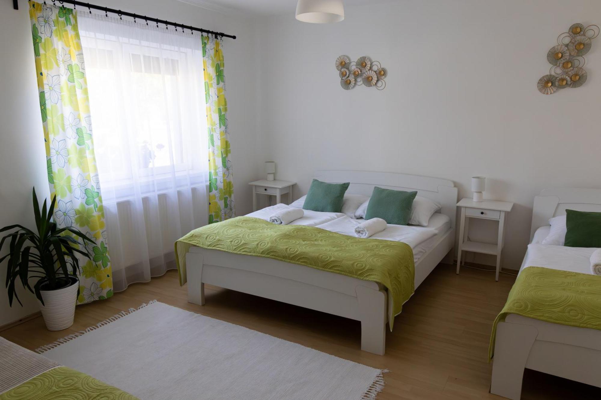 Kincso Vendeghaz Apartment Sárospatak Екстериор снимка