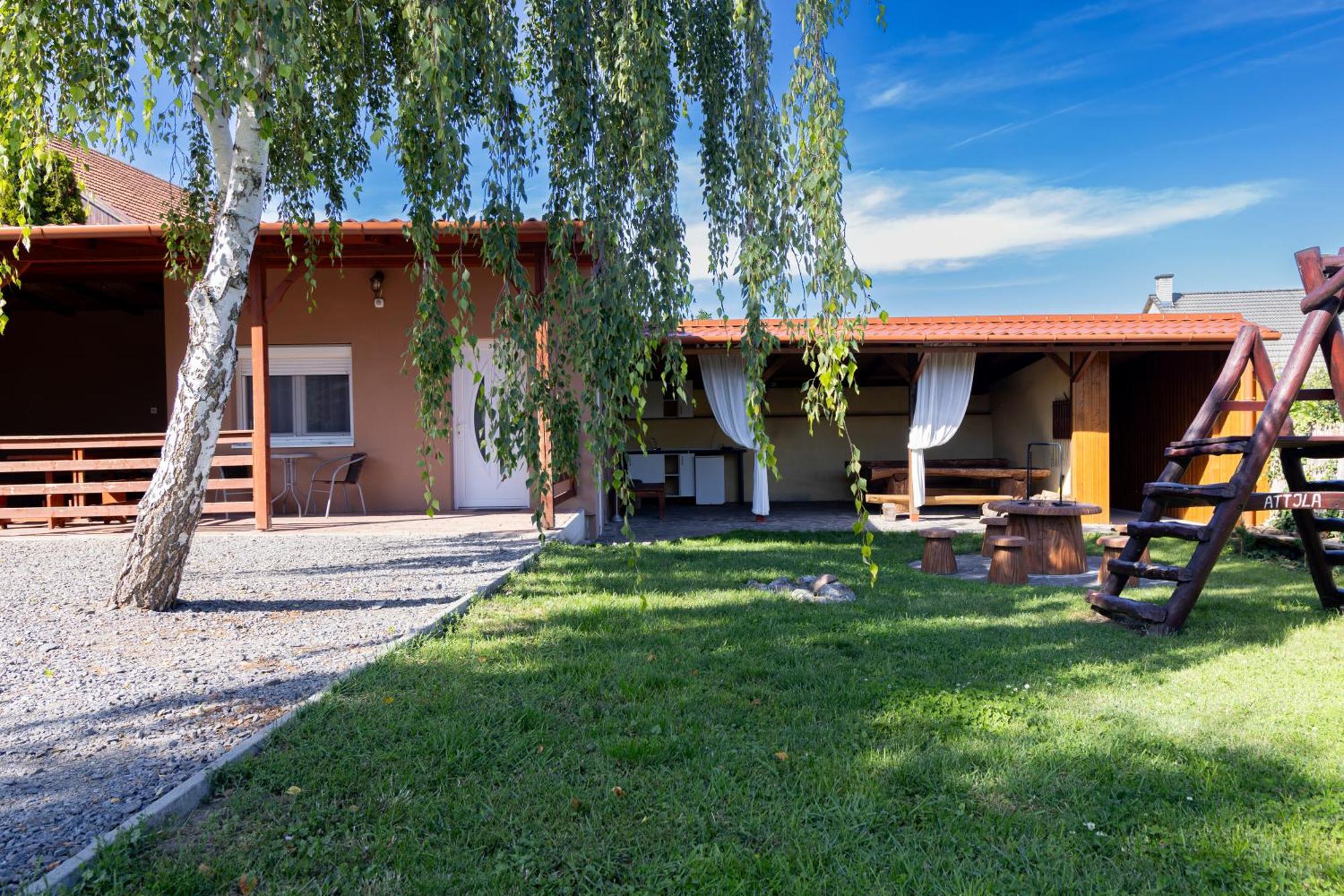 Kincso Vendeghaz Apartment Sárospatak Екстериор снимка